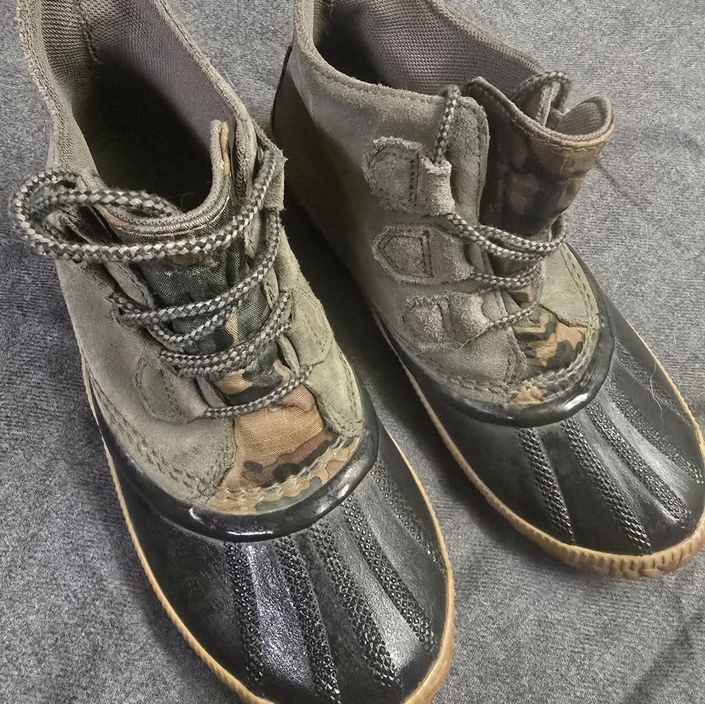 Sorel camo duckboots size 8